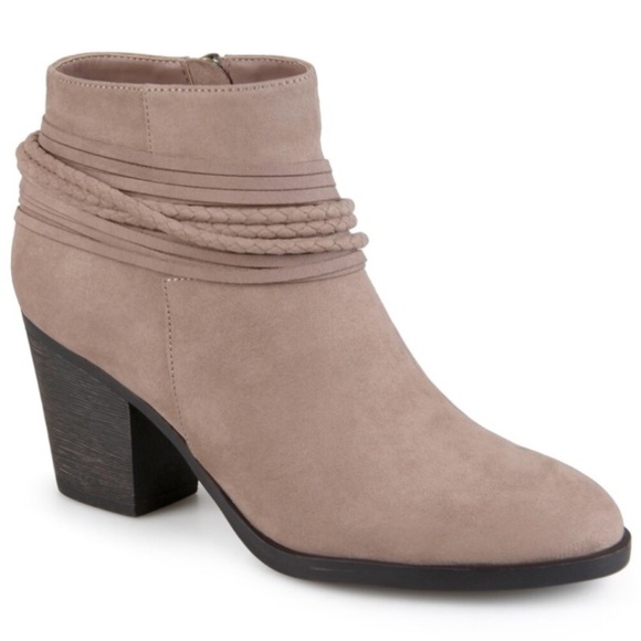 Journee Collection Shoes - NIB Journee Collection Ceres Taupe Ankle Boots Size 10 Med
